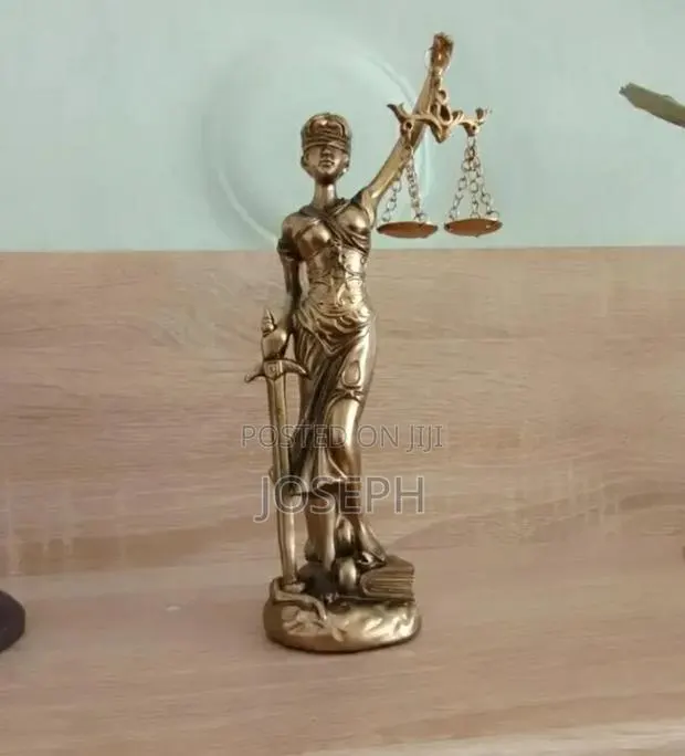 Goddess of Justice Bronze Statue · Photo 1