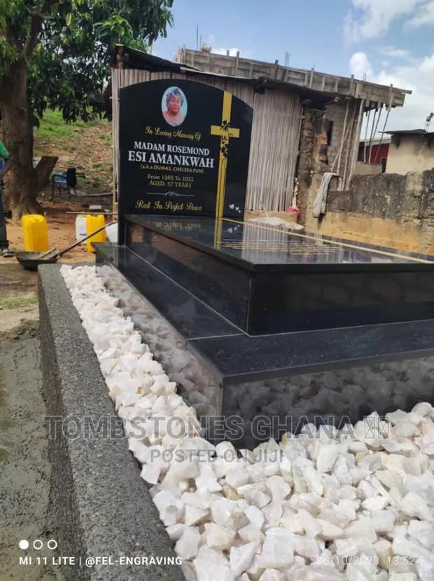 Two Steps Granite Tombstone Done at Atinpoku · Photo 1