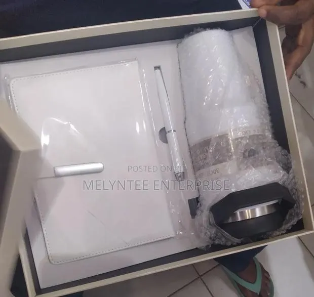 Stanley Gift Set With Dairy and Pen · Photo 1