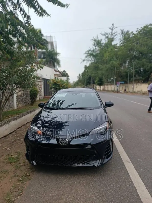 Toyota Corolla 2018 Black · Photo 1