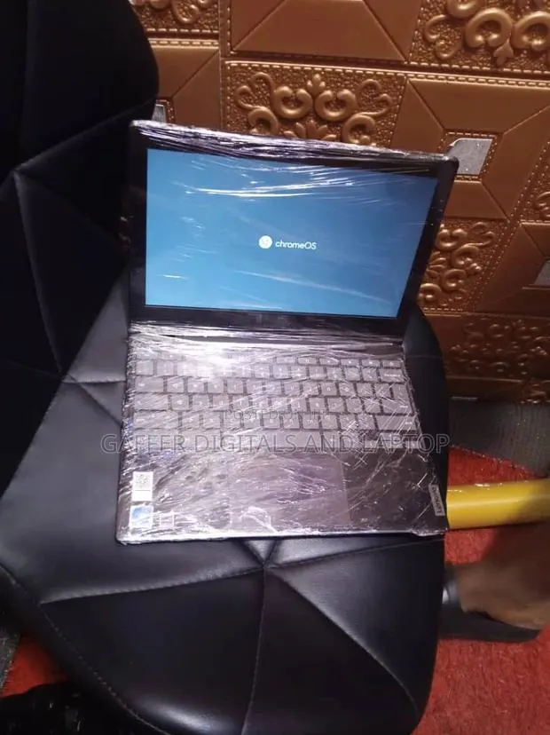 New Laptop Lenovo Chromebook C630 4GB Intel Celeron SSD 160GB · Photo 1