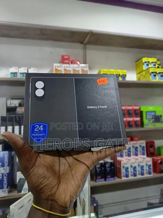New Samsung Galaxy Z Fold8 256 GB Black · Photo 1