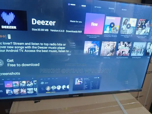 Real Max Quality 43" Television Smart Television · Photo 1