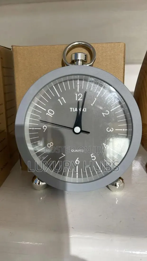Quartz Digital Metal Alarm Clock · Photo 3