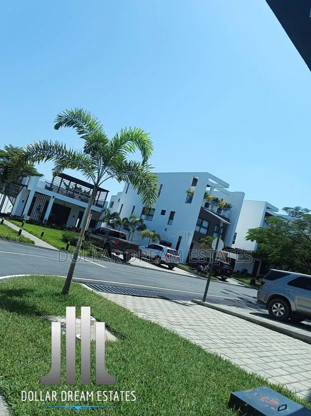 4bdrm Townhouse/Terrace in Cantonments for sale · Photo 1