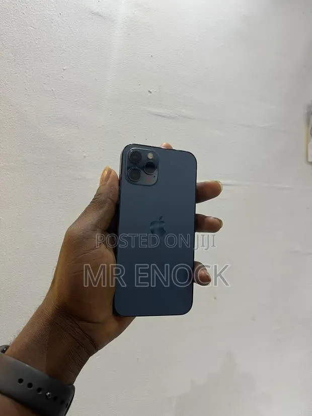 Apple iPhone 12 Pro 128 GB Blue · Photo 1