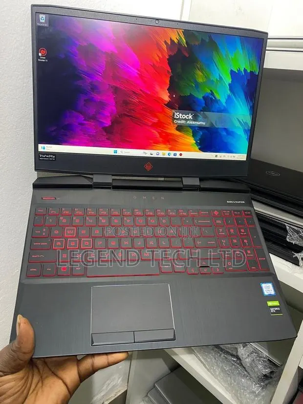 Laptop HP Omen 15-dh002nr 4GB Intel Core i7 SSD 512GB · Photo 1