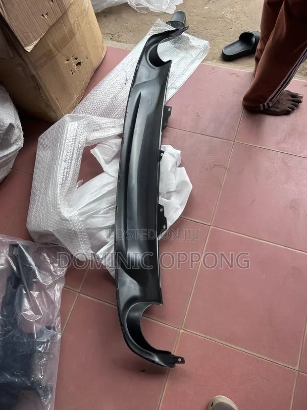 Honda CRV 2017-2018 Back Bumper Lower or Skip Plate · Photo 1