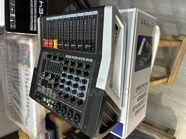 Yamaha Kv40 4 Channels Powered Mixer Available · Photo 1