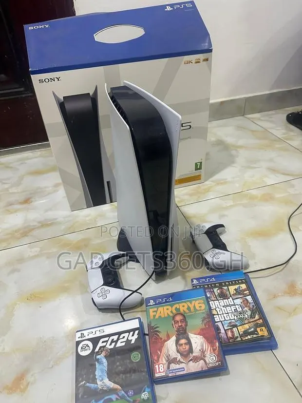 Sony Playstation 5 Standard 825gb (Old Model Disc Edition) · Photo 1