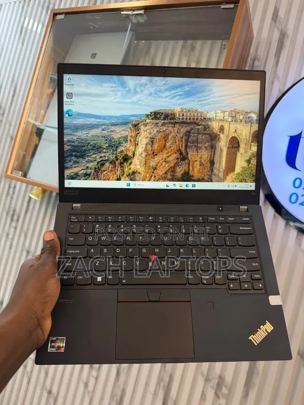 Laptop Lenovo ThinkPad T14 16GB AMD Ryzen 7 SSD 512GB · Photo 1