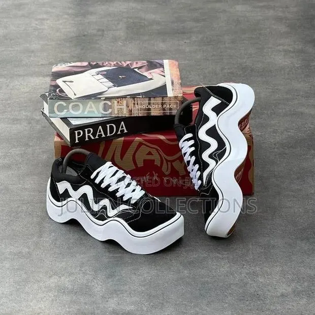 Vans Tyga Wavy · Photo 1