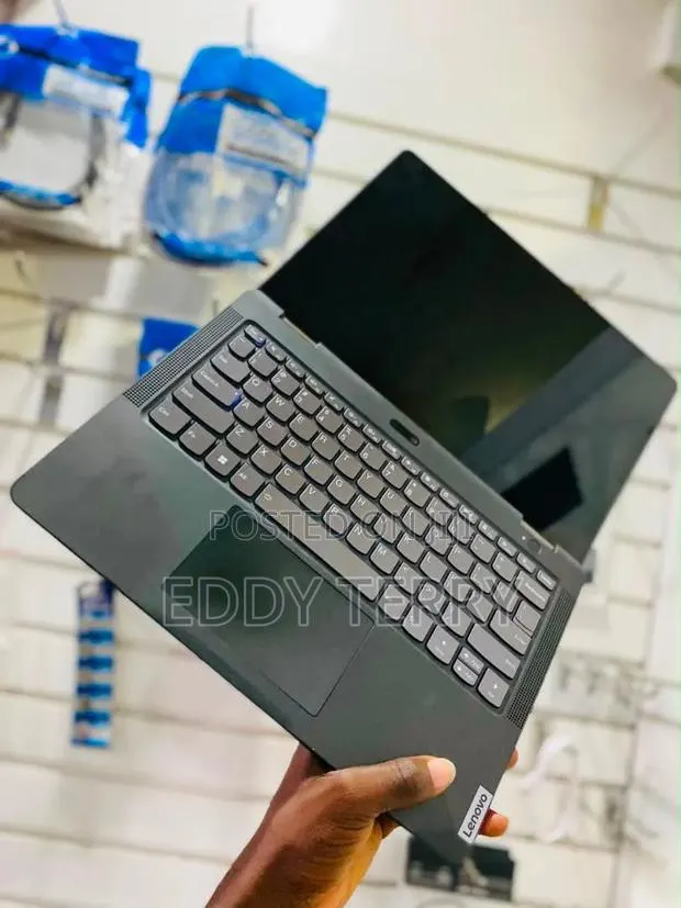 Laptop Lenovo 8GB AMD Ryzen 5 SSD 256GB · Photo 1