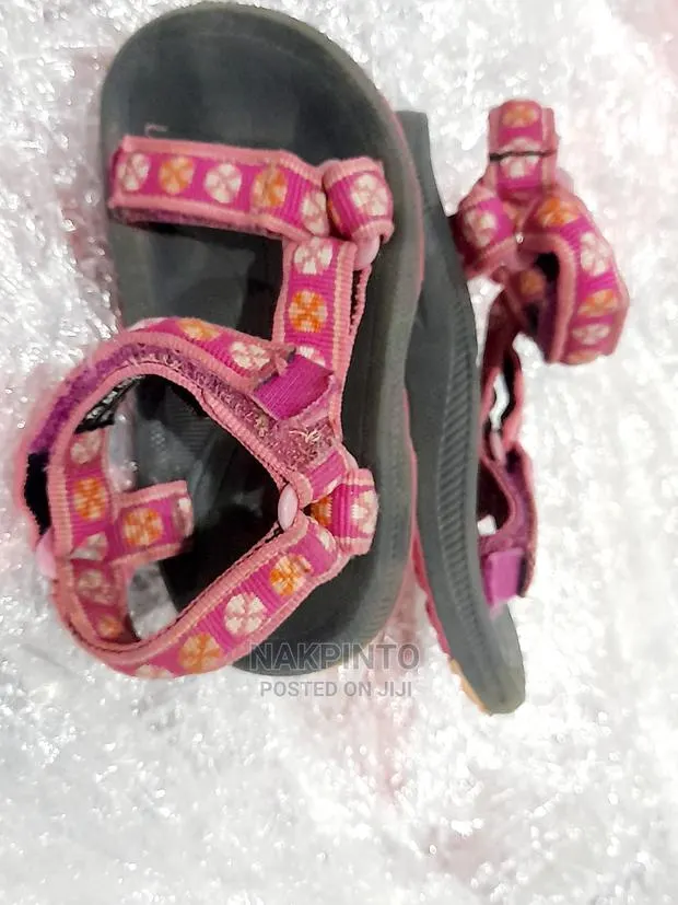 Easy Wear. Sandals for Kids · Photo 1
