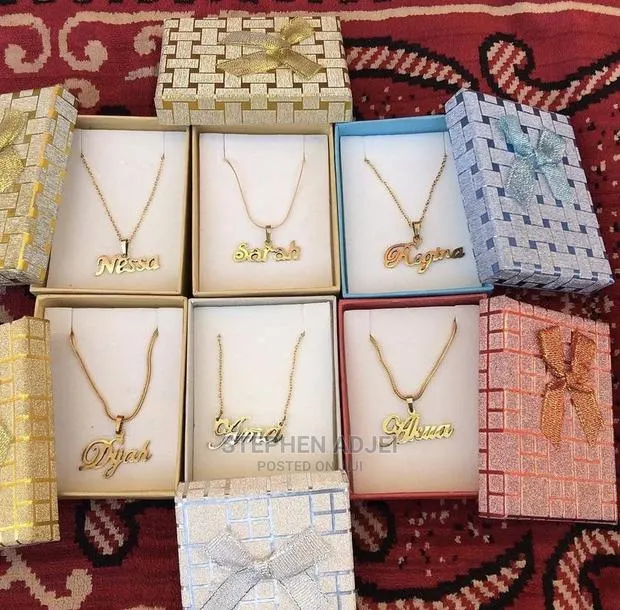 Name Necklace · Photo 1