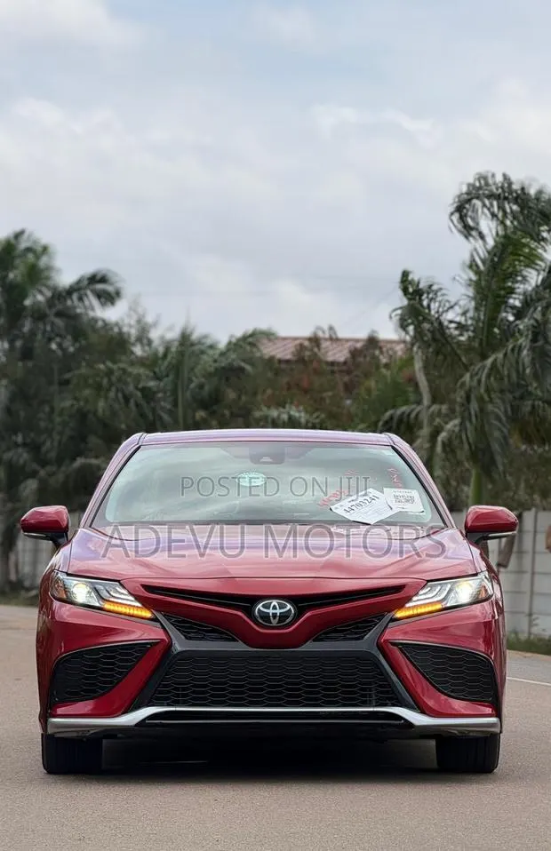 Toyota Camry XSE 2023 Red · Photo 1