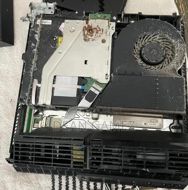 Ps4 Deep Cleaning and Thermal Paste Replacement to Reduce Loud Sound · Photo 1