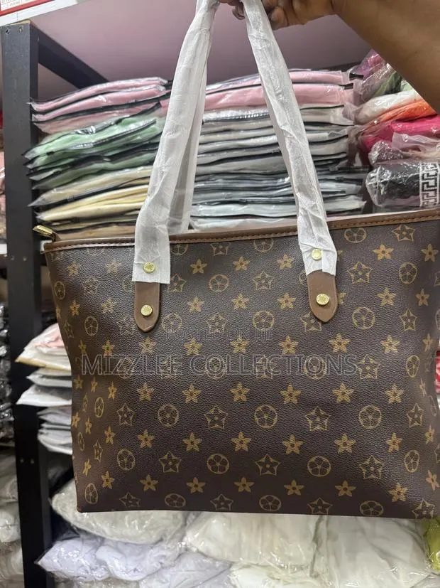 Quality Tote Bags Available in Different Colours · Photo 1