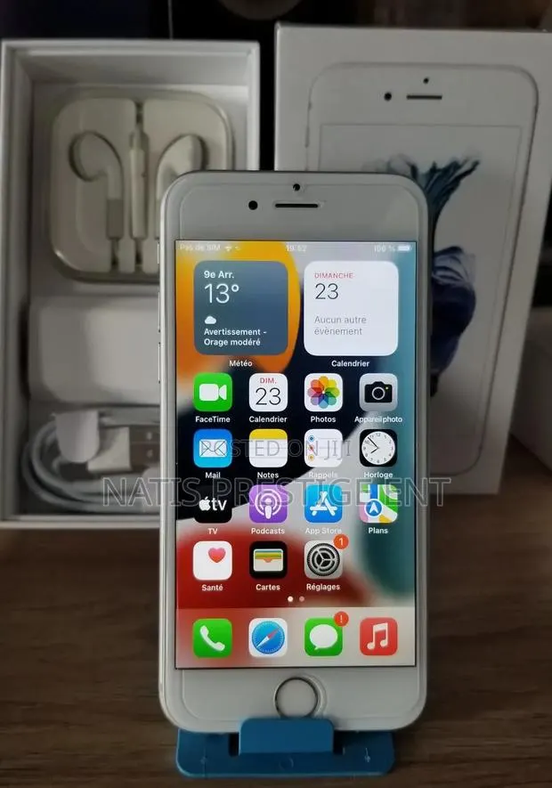 Apple iPhone 6s 128 GB Silver · Photo 1