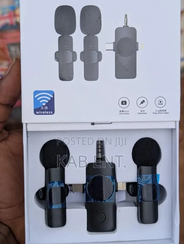 Wireless Dual Microphone for iPhone and Android Devices · Photo 2