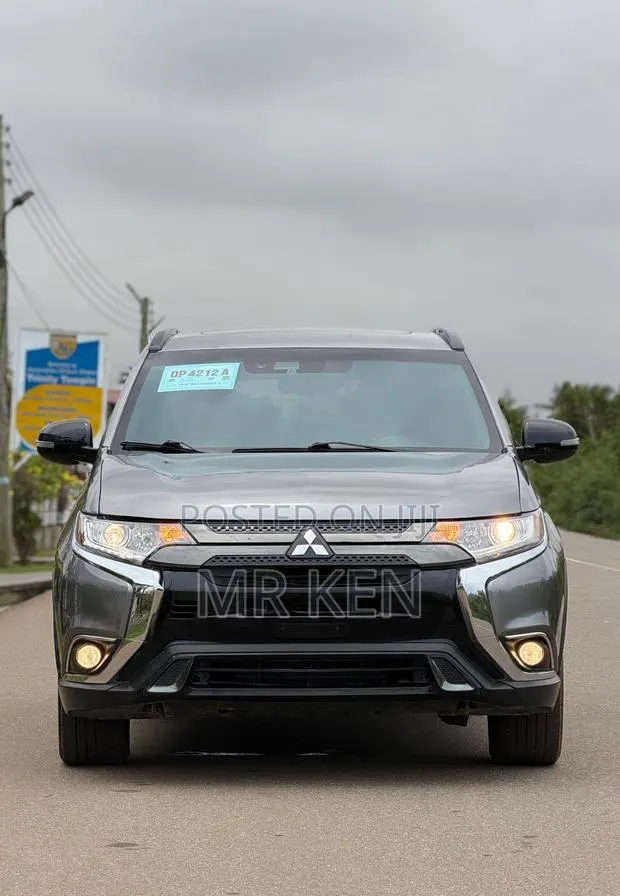 Mitsubishi Outlander LE S-AWC 2020 Gray