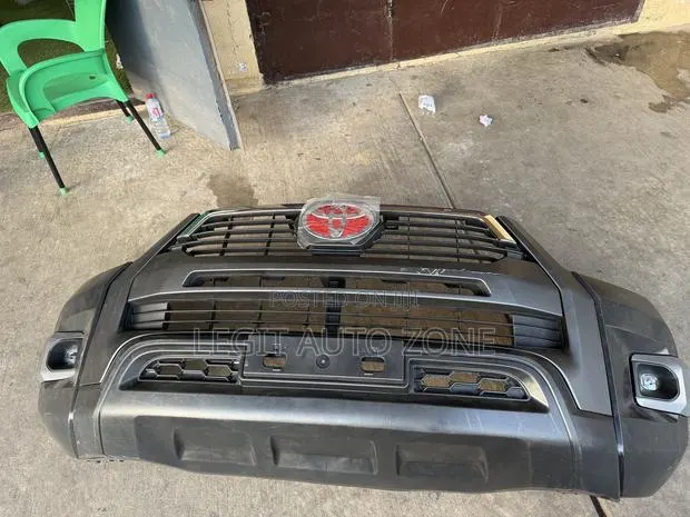 Toyota Hilux 2019,2020,2021, Front Bumper Complete · Photo 1