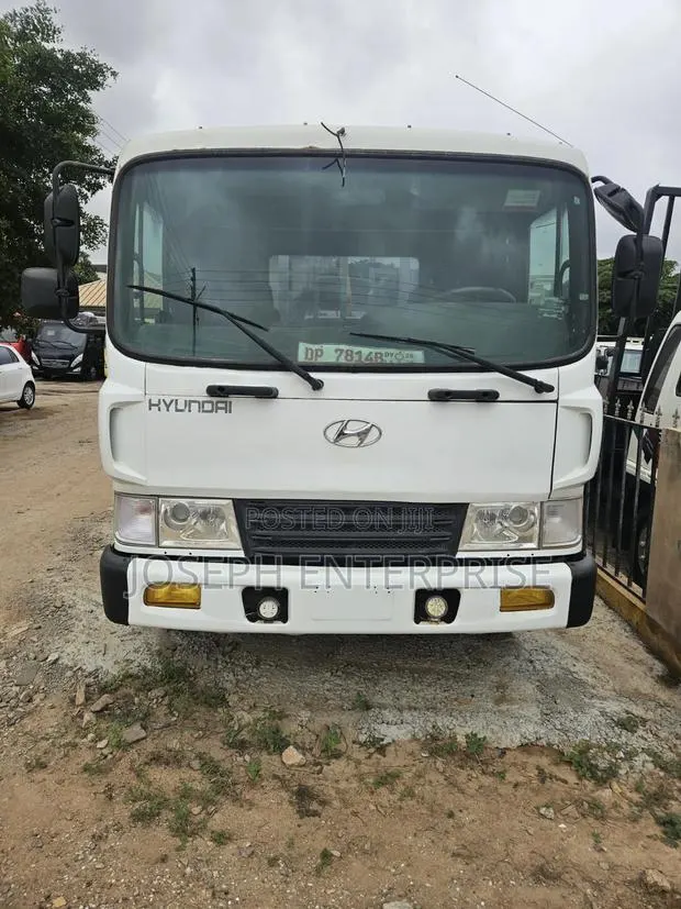 Hyundai 5-Ton Gold · Photo 1