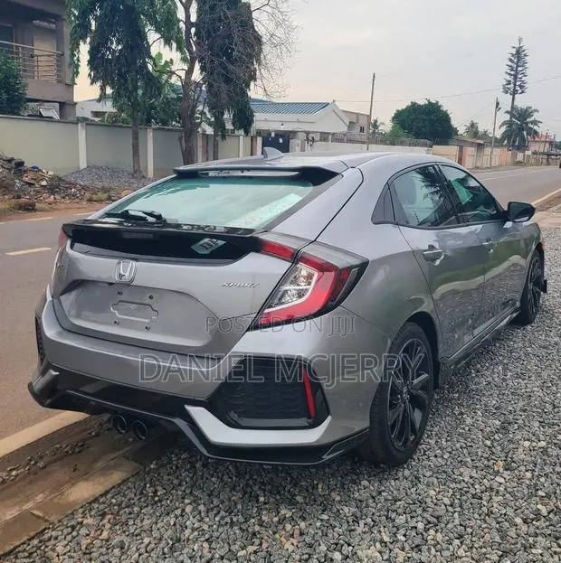 Honda Civic 2017 Silver · Photo 1