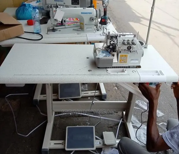 Industrial Knitting Machine · Photo 1