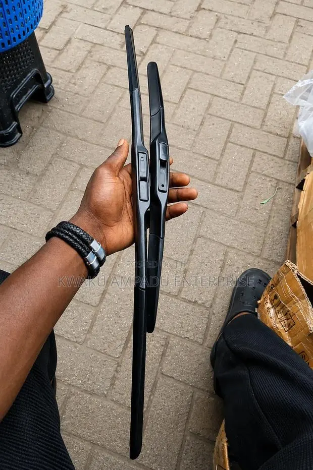 Premium Car Wiper Blade – Smooth & Clear View 16" to 26" · Photo 1