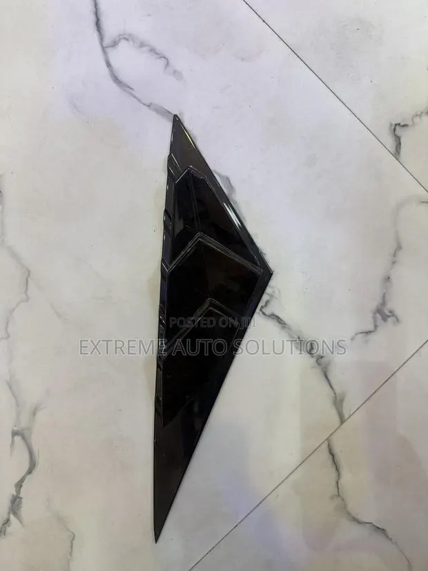 Window Louver Cover Trim Glossy Black for Hyundai Elantra 2021 · Photo 1