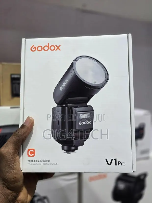 Godox V1 Pro TTL Li-Ion Round Head Camera Flash · Photo 1