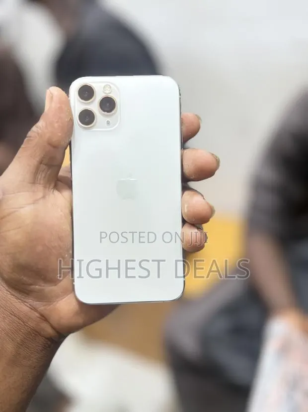 Apple iPhone 11 Pro 256 GB White · Photo 1