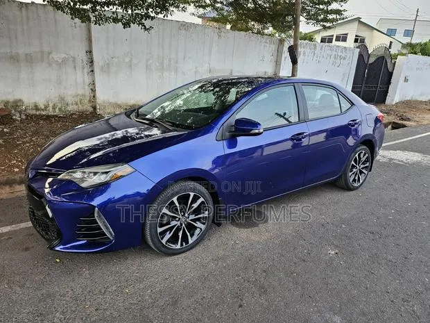 Toyota Corolla SE (1.8L 4cyl 2A) 2019 Blue · Photo 1