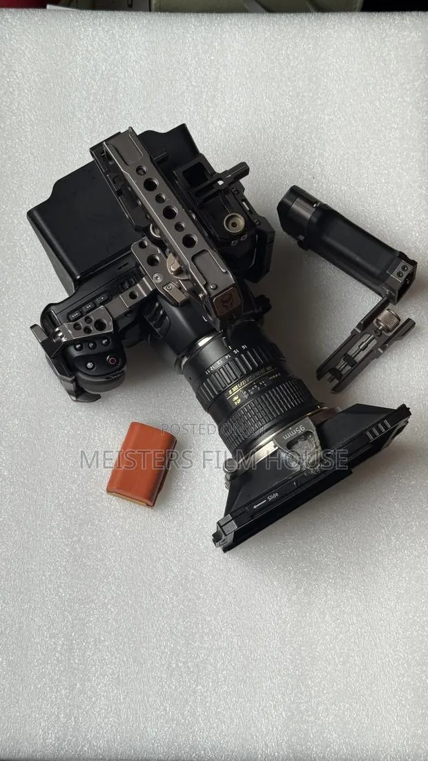 Blackmagic Fully Rigged With Tokina 11-16mm · Photo 1