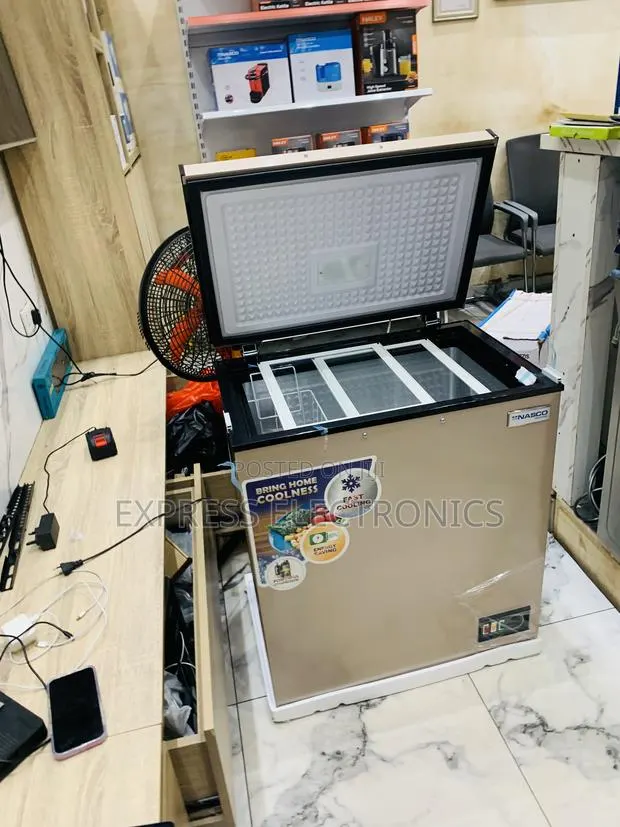 Ultra Modern New Chest Gold Chat 150l Nasco · Photo 1
