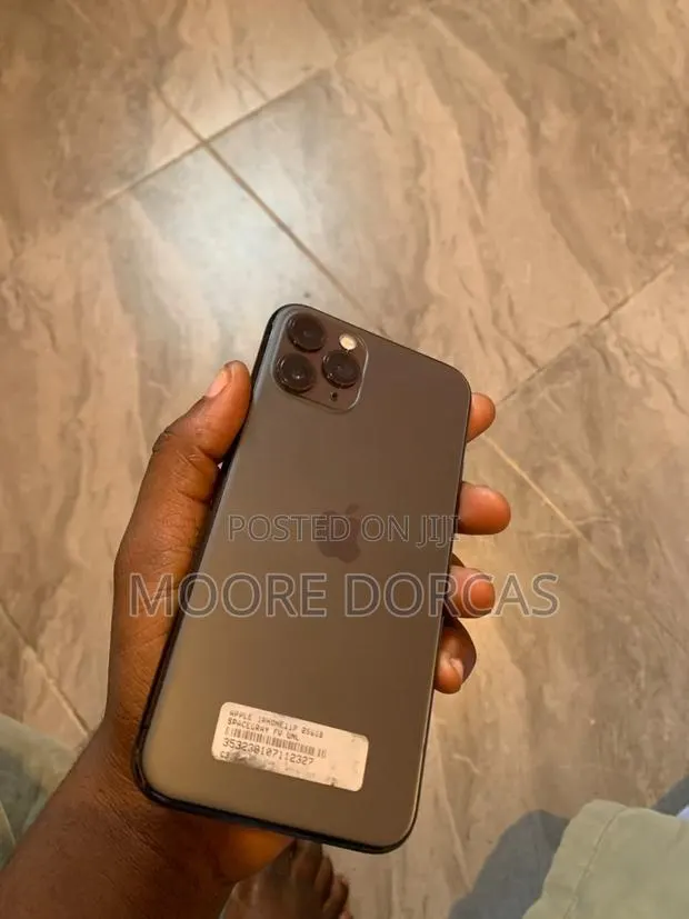 Apple iPhone 11 Pro 256 GB Gray · Photo 1