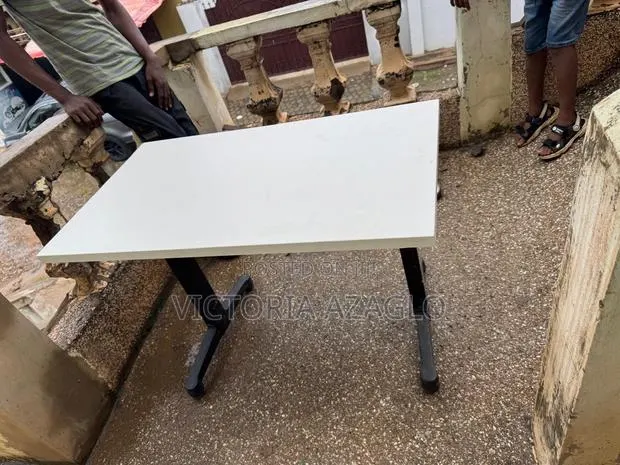 School / Office / Restaurant Table · Photo 1
