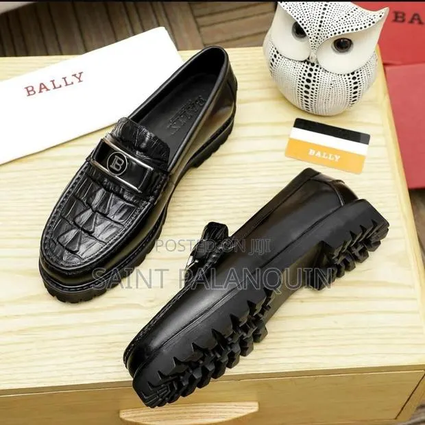 Bally Black Shoe · Photo 1