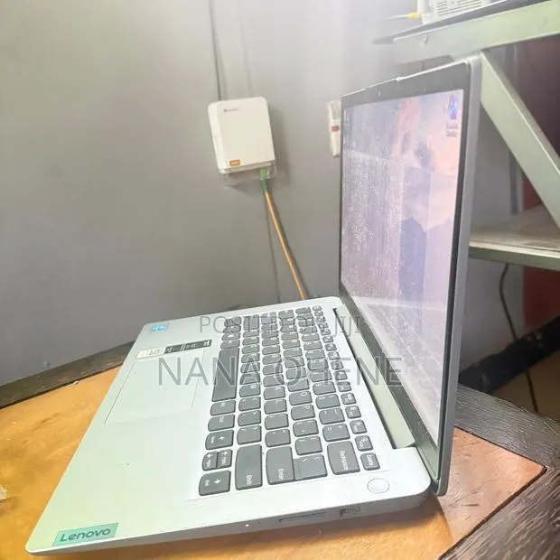 Laptop Lenovo Ideapad 3 4GB Intel Pentium SSD 128GB · Photo 1