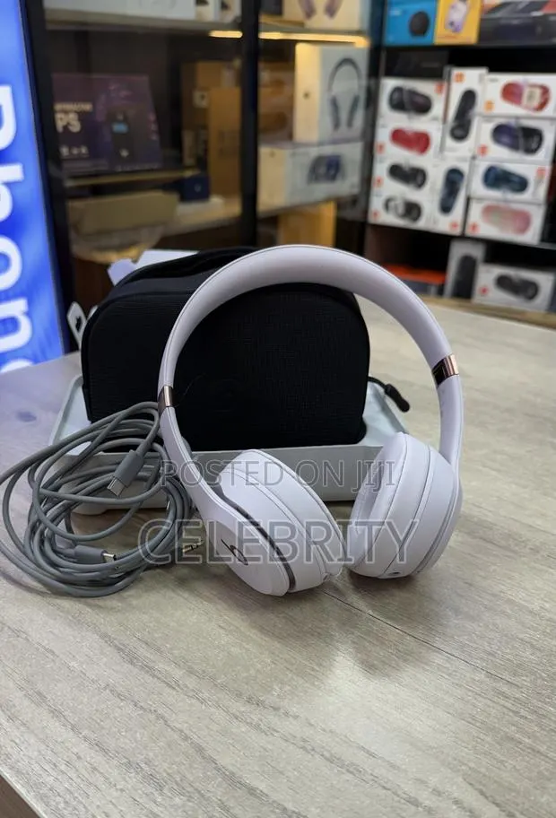 Beats Solo 4 · Photo 1