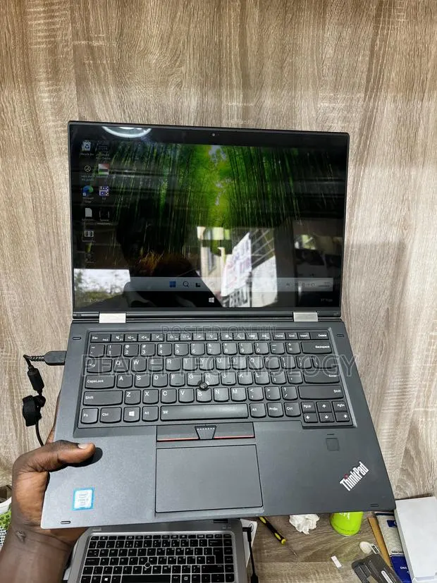 Laptop Lenovo ThinkPad X1 Yoga 8GB Intel Core i5 SSD 256GB · Photo 1