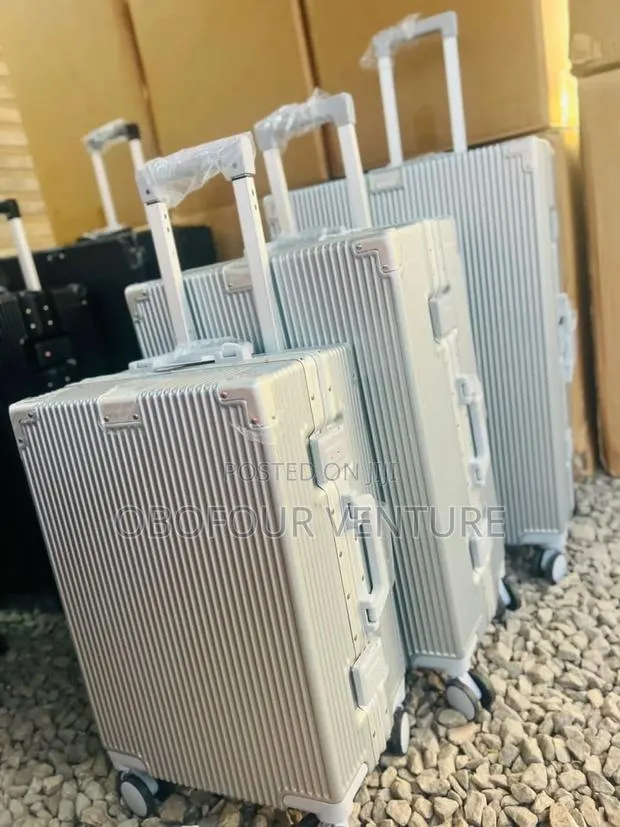 3in1 Zipless Anticrake Luxury Designer Luggage 024336 · Photo 1