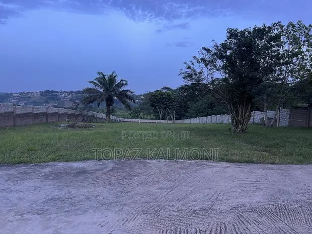 Walled Land for Sale · Photo 1