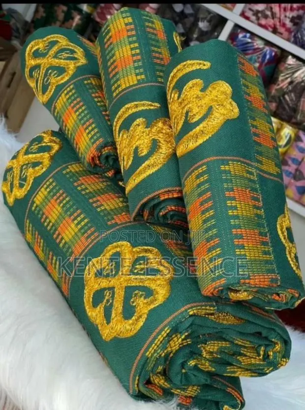 Couple Kente · Photo 1