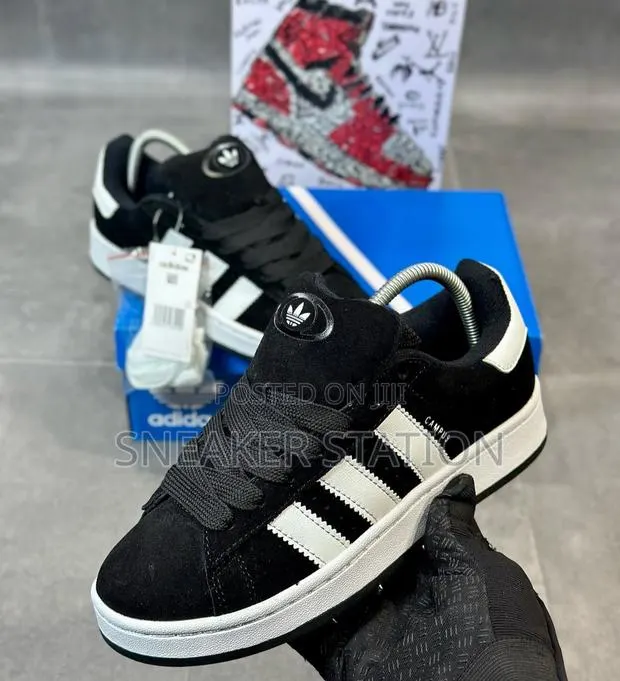 Adidas Unisex Campus Black/White Available · Photo 1