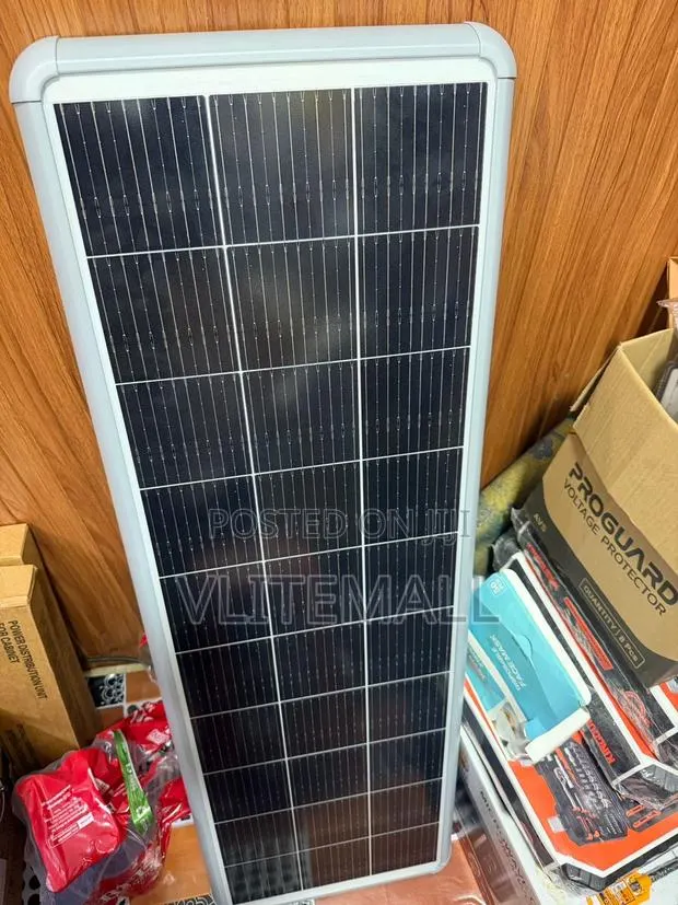 All-in-One Solar-Powered Led Street Light · Photo 1