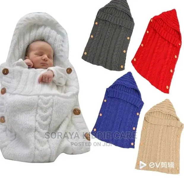 Baby Hooded Blanket · Photo 1