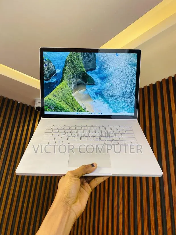 Laptop Microsoft Surface Book 2 8GB Intel Core i7 SSD 256GB · Photo 1
