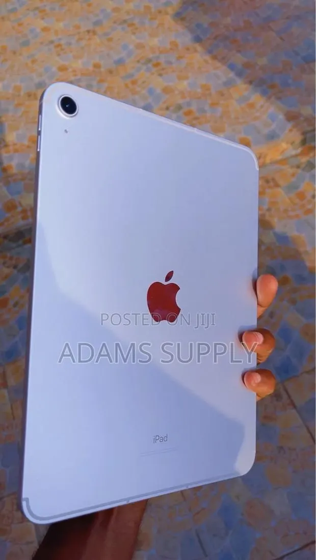 Apple iPad Wi-Fi 64 GB Silver · Photo 1